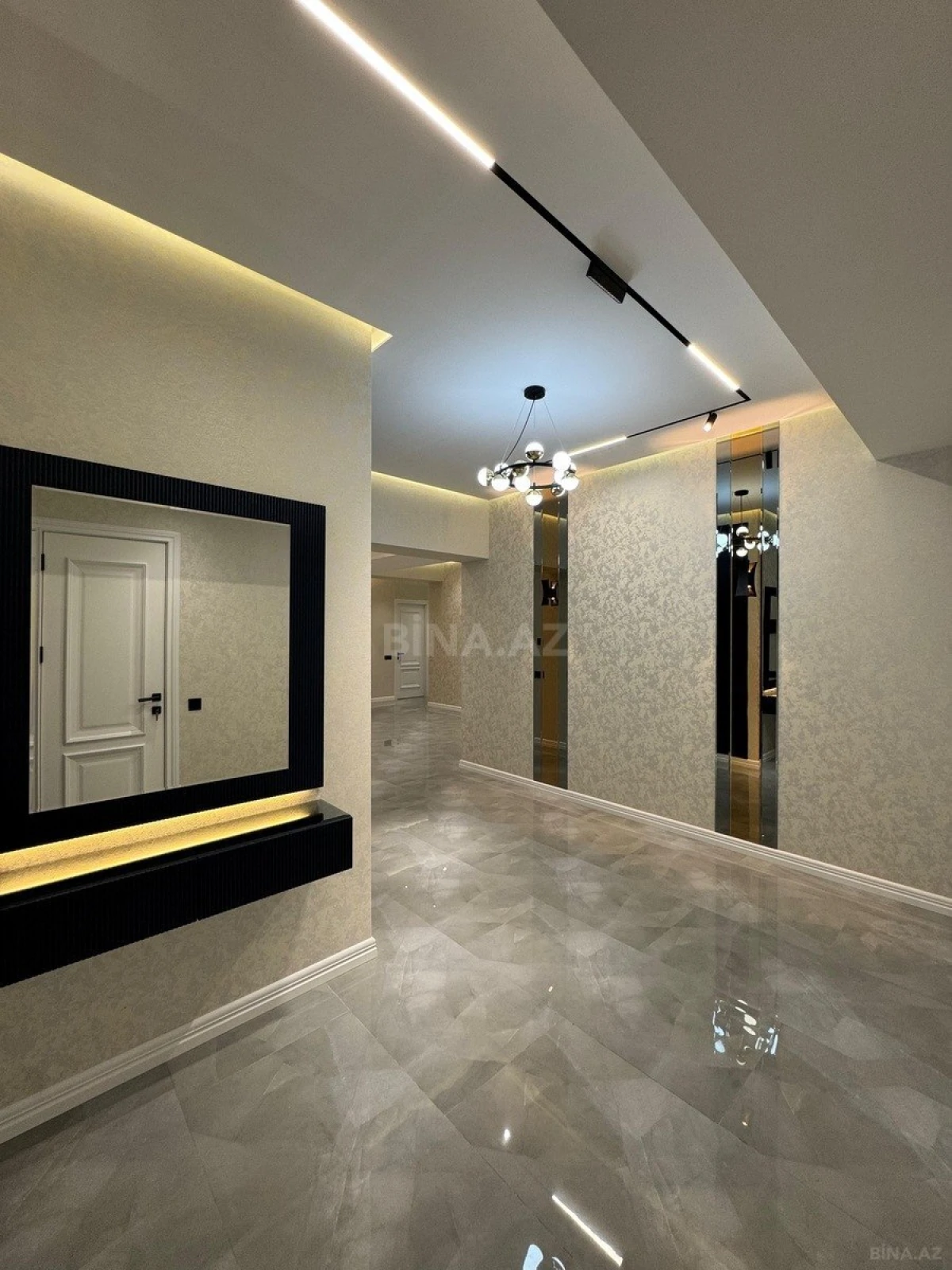 Satılır 4 otaqlı mənzil 170 m²