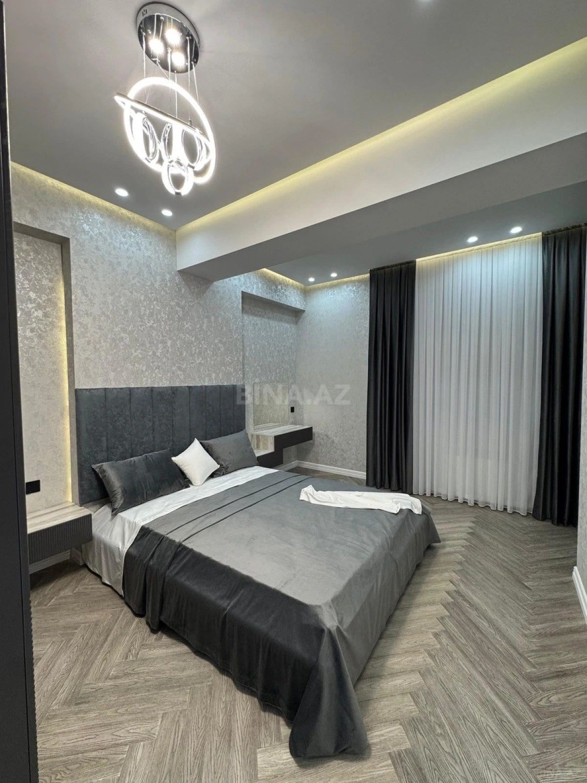 Satılır 4 otaqlı mənzil 170 m²