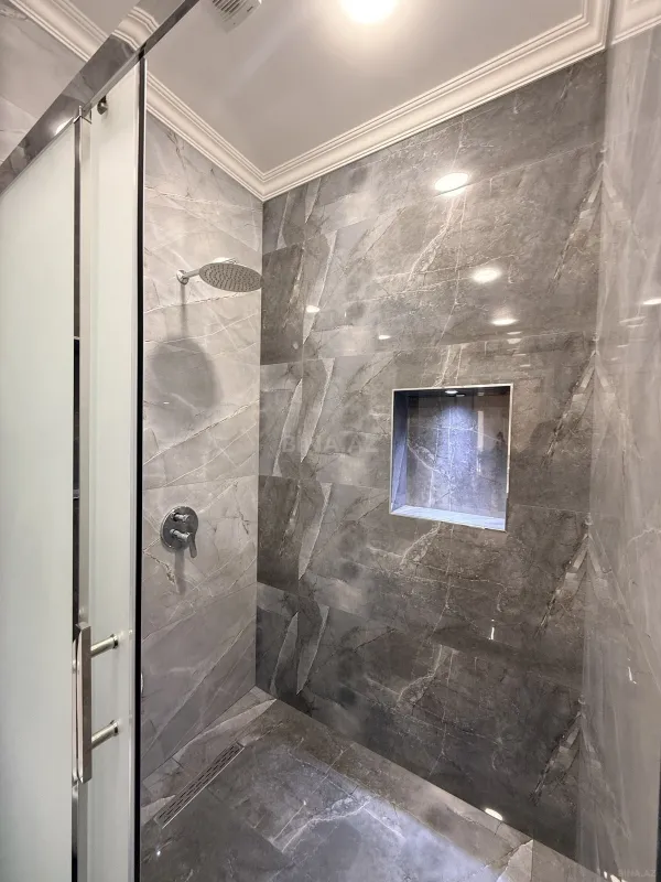 Kirayə verilir 3 otaqlı mənzil 140 m²