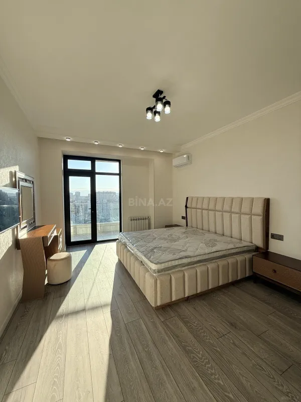 Kirayə verilir 3 otaqlı mənzil 140 m²