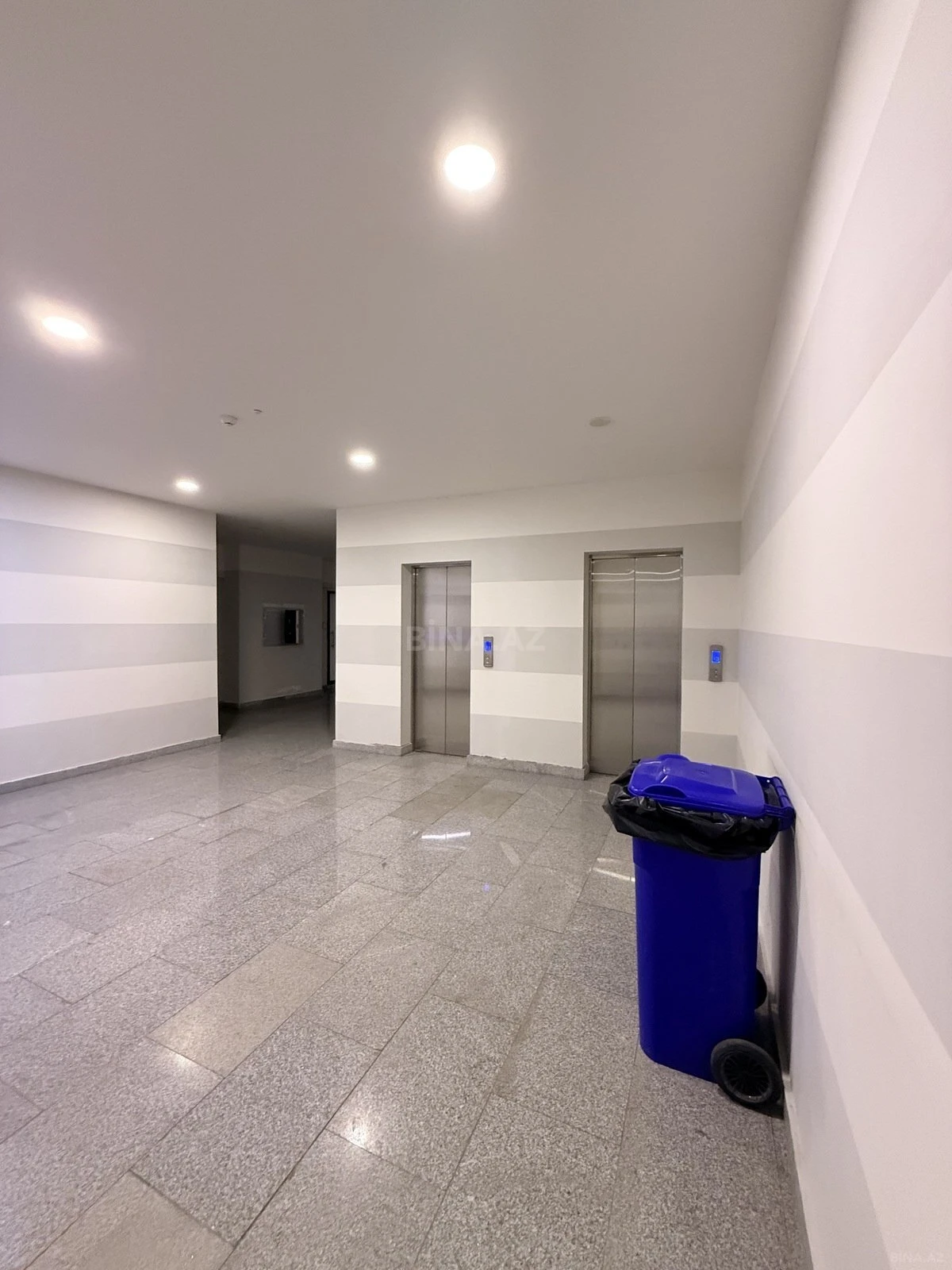 Kirayə verilir 3 otaqlı mənzil 140 m²