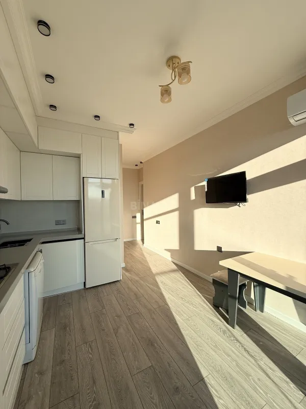 Kirayə verilir 3 otaqlı mənzil 140 m²