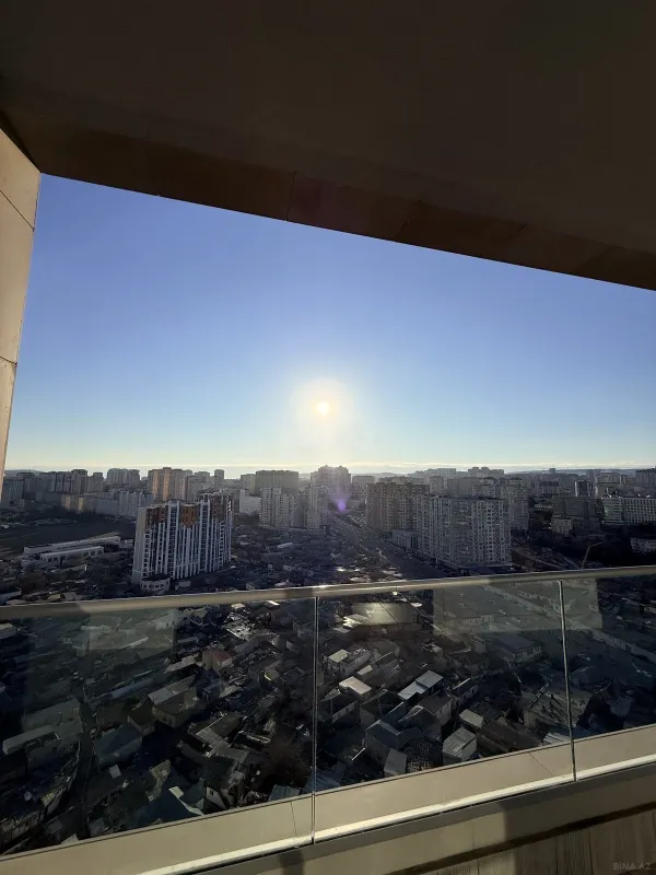 Kirayə verilir 3 otaqlı mənzil 140 m²