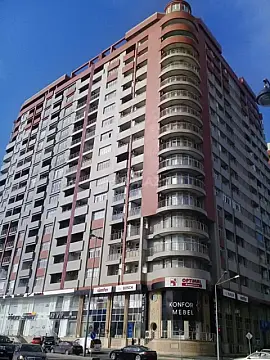 Satılır 3 otaqlı mənzil 170 m²