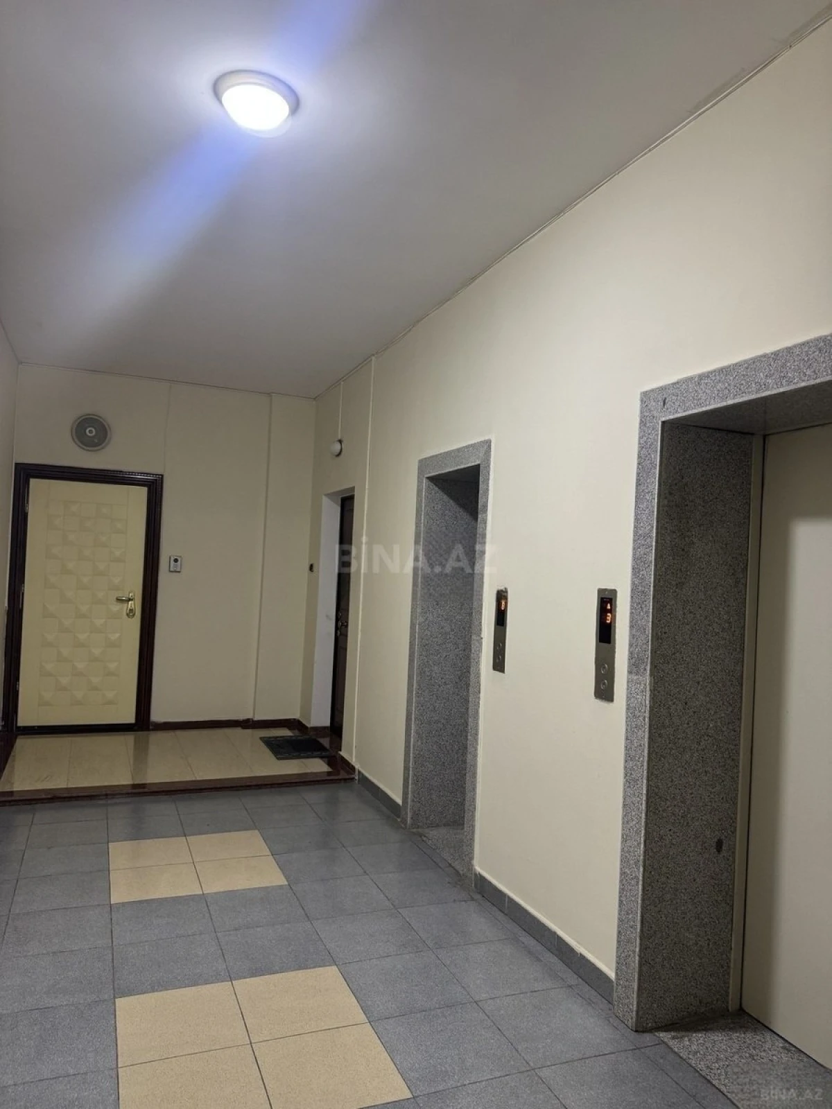 Satılır 3 otaqlı mənzil 170 m²