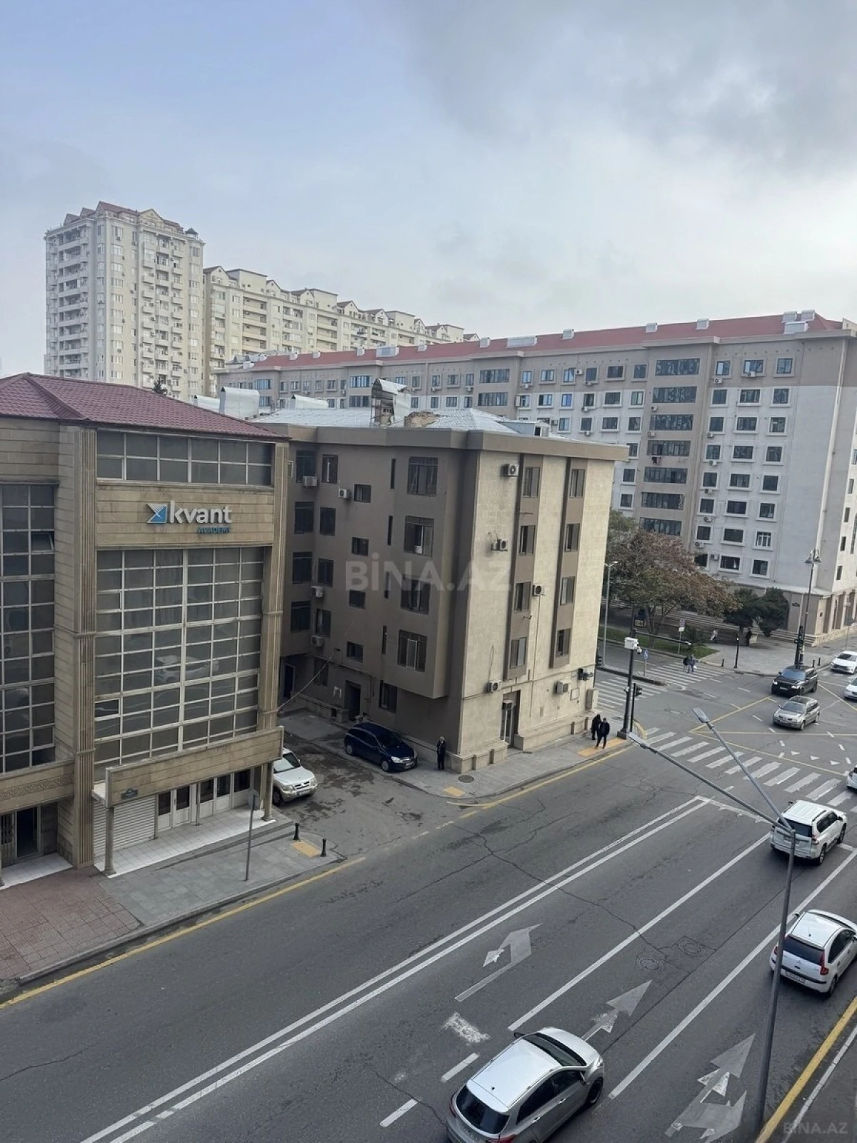 Satılır 3 otaqlı mənzil 170 m²