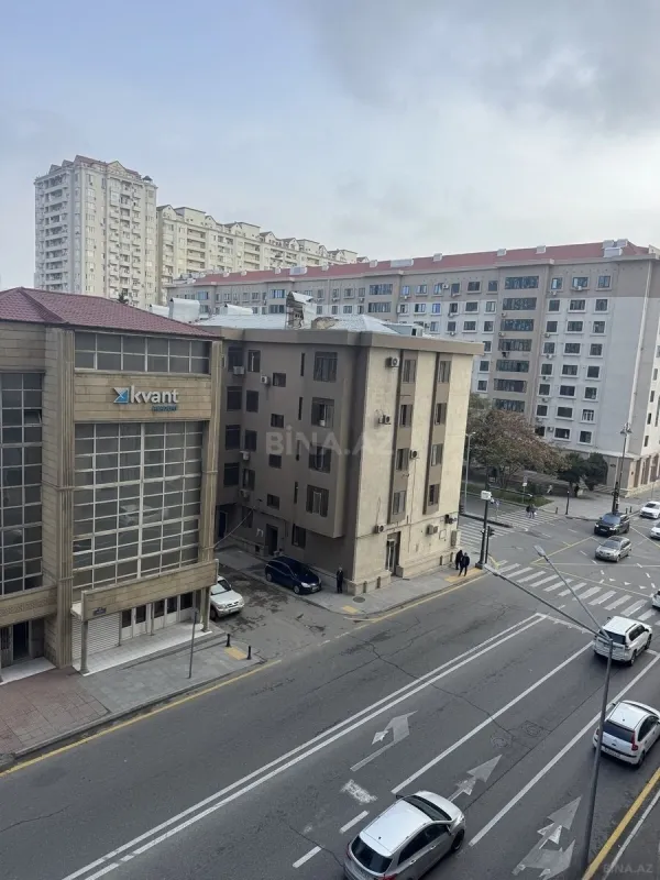 Satılır 3 otaqlı mənzil 170 m²