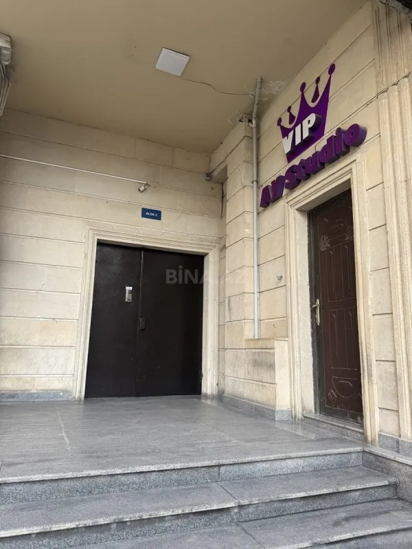 Satılır 3 otaqlı mənzil 170 m²