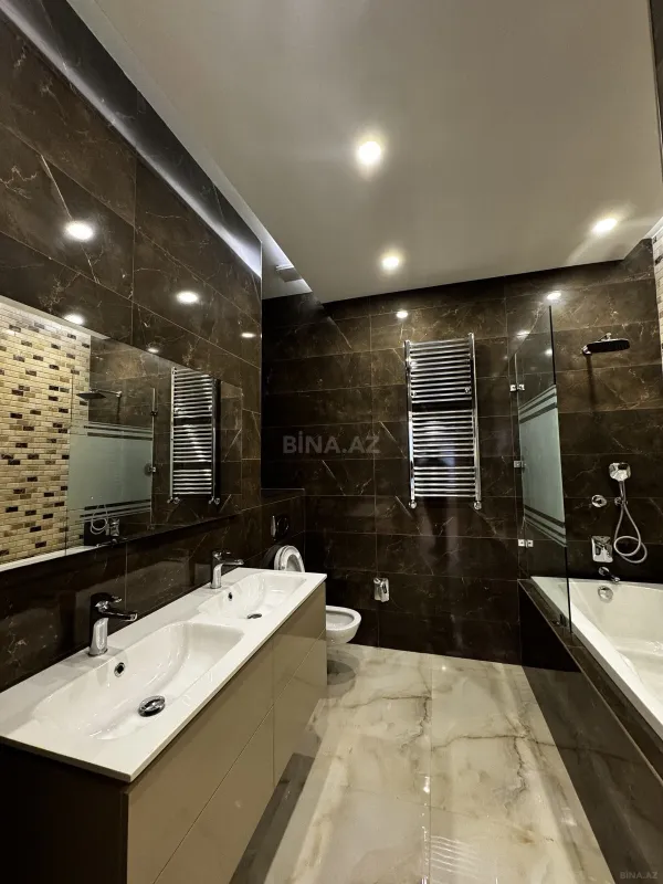 Satılır 3 otaqlı mənzil 168 m²