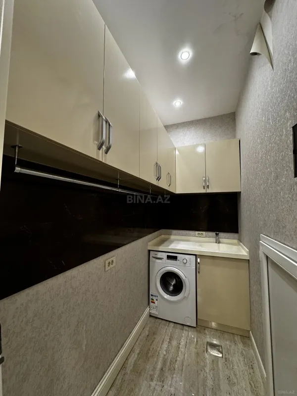 Satılır 3 otaqlı mənzil 168 m²