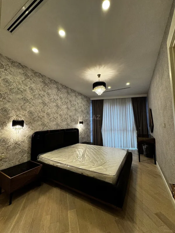 Satılır 3 otaqlı mənzil 168 m²