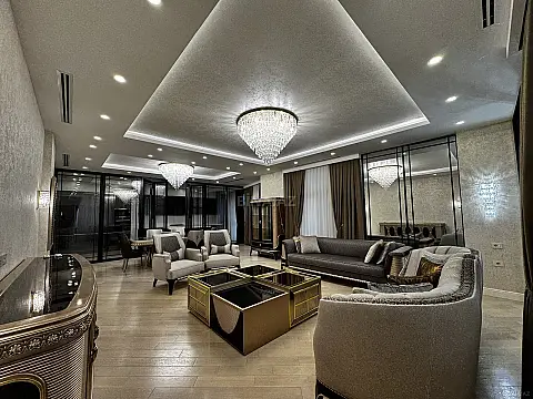 Satılır 3 otaqlı mənzil 168 m²