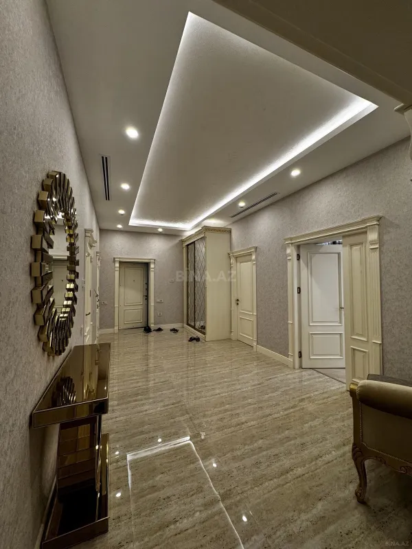 Satılır 3 otaqlı mənzil 168 m²