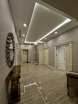 Satılır 3 otaqlı mənzil 168 m²
