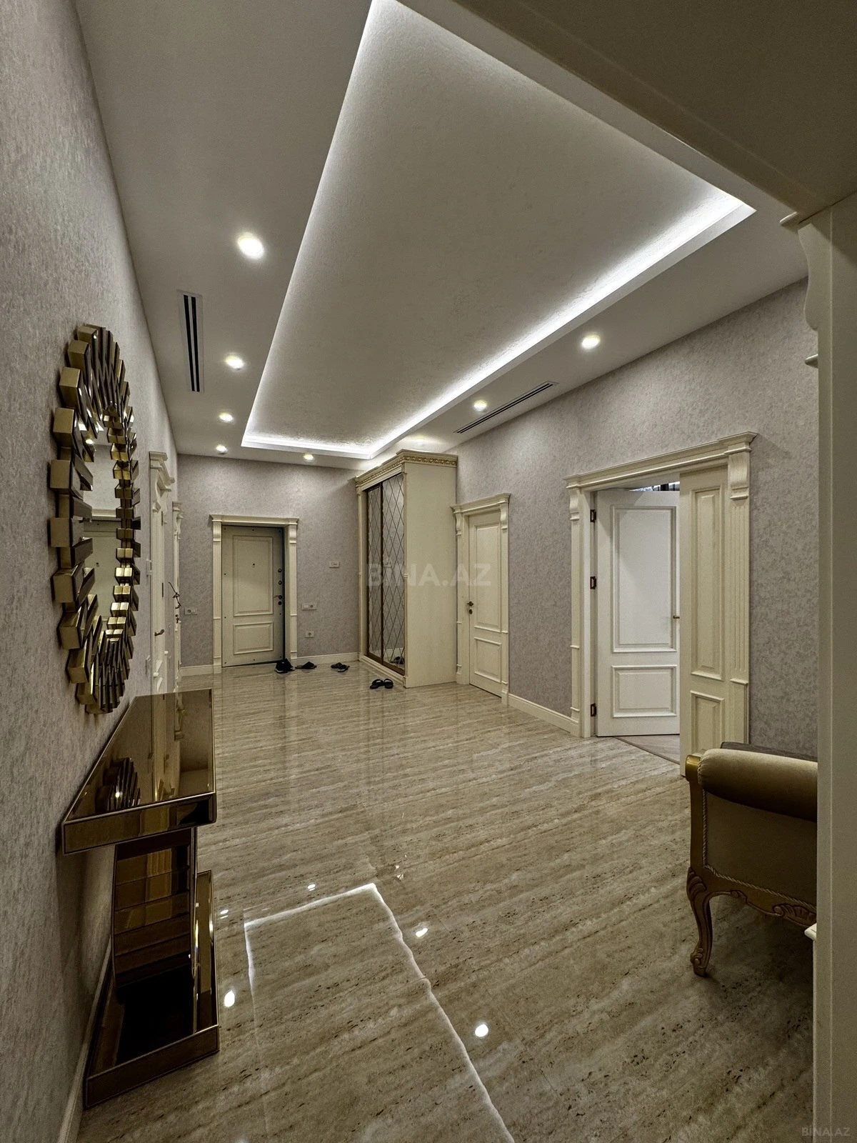 Satılır 3 otaqlı mənzil 168 m²