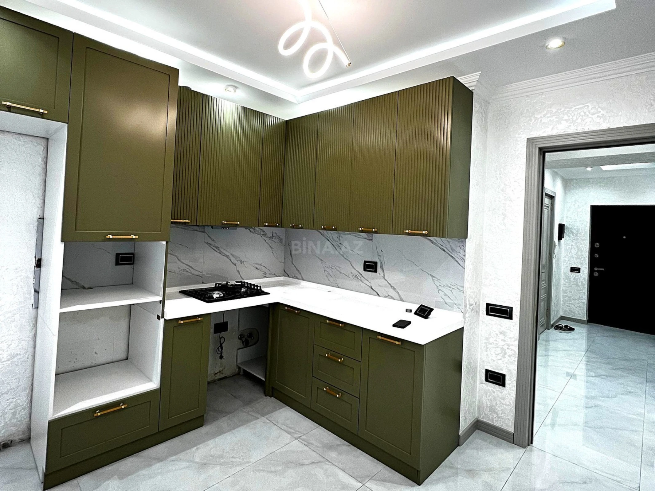 Satılır 3 otaqlı mənzil 107 m²