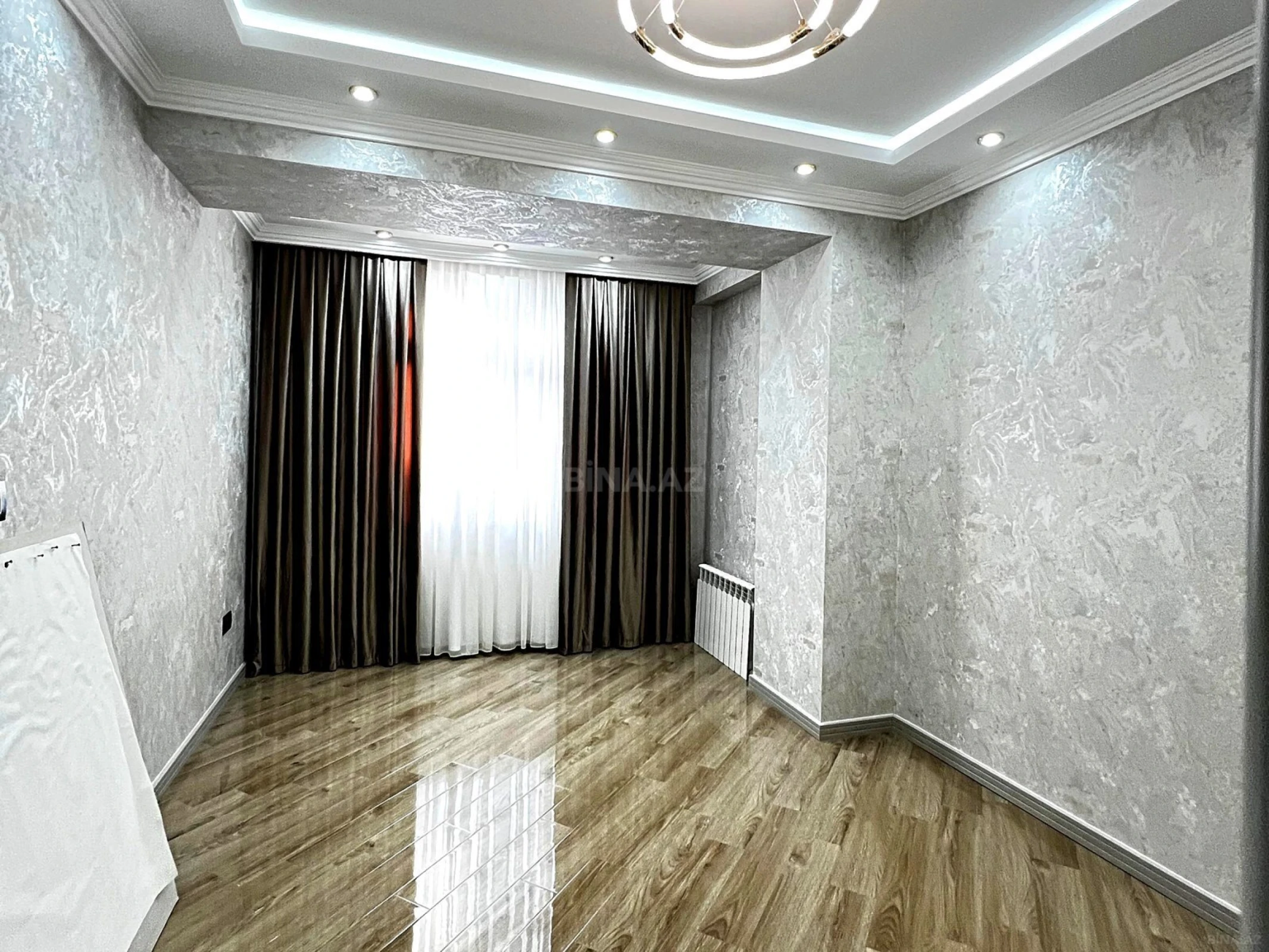 Satılır 3 otaqlı mənzil 107 m²