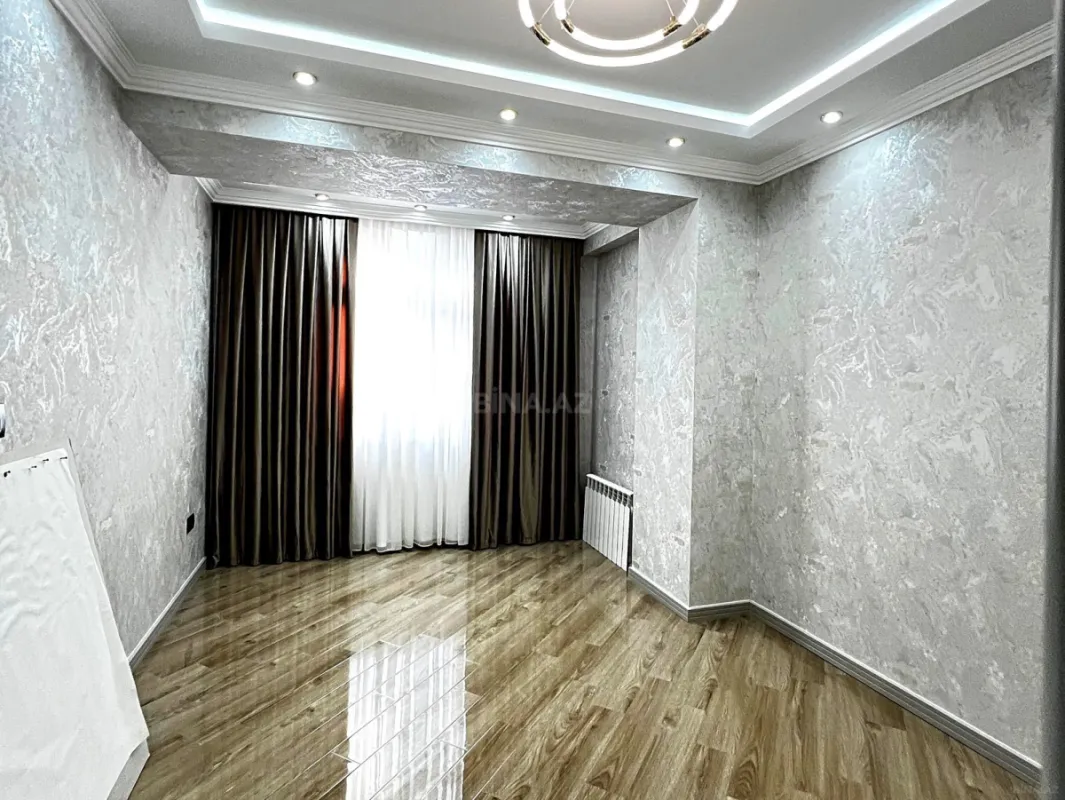 Satılır 3 otaqlı mənzil 107 m²