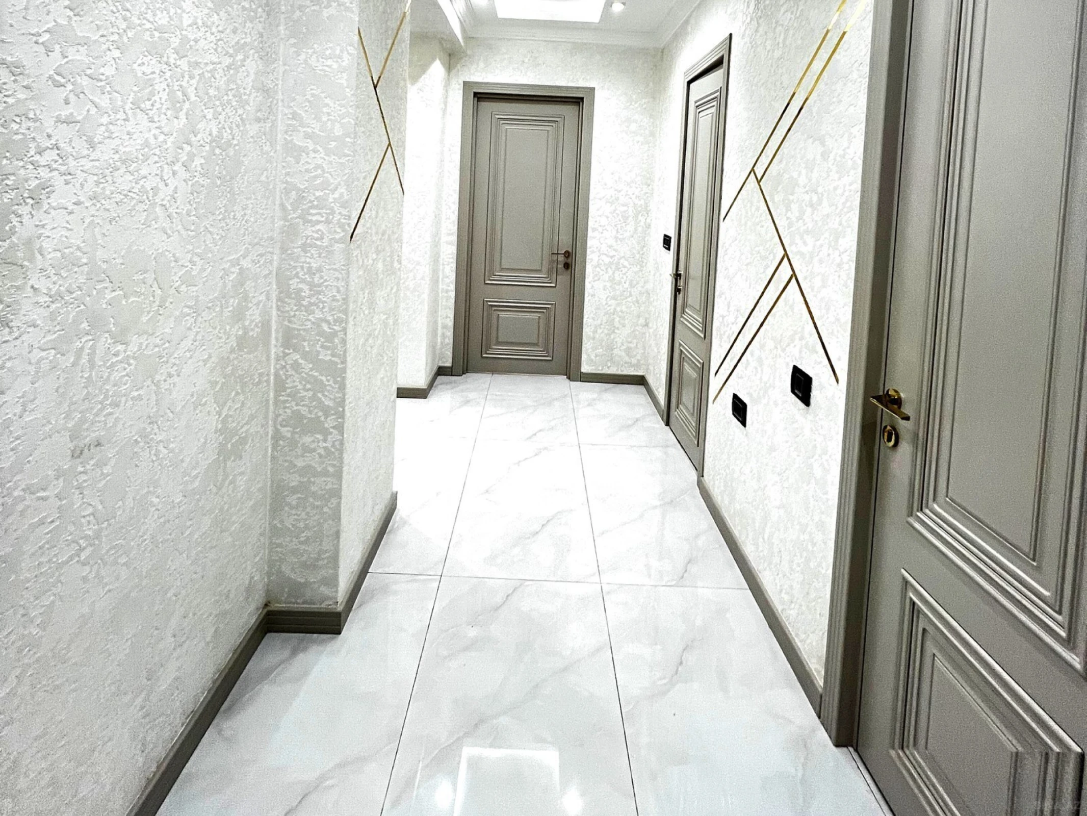 Satılır 3 otaqlı mənzil 107 m²