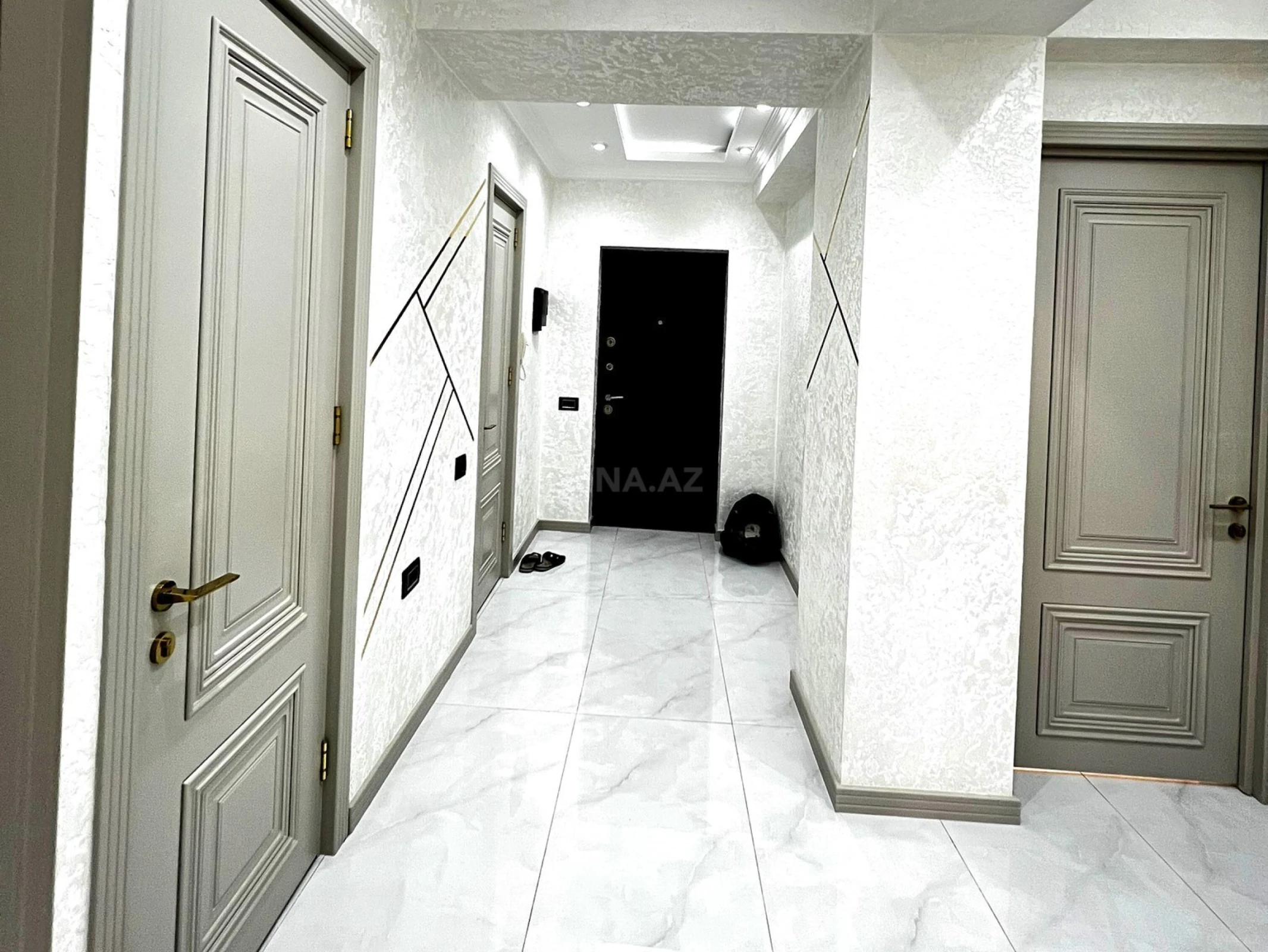 Satılır 3 otaqlı mənzil 107 m²