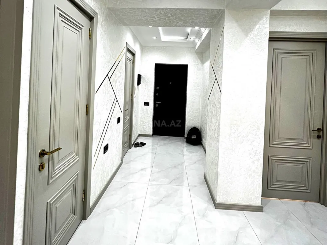 Satılır 3 otaqlı mənzil 107 m²
