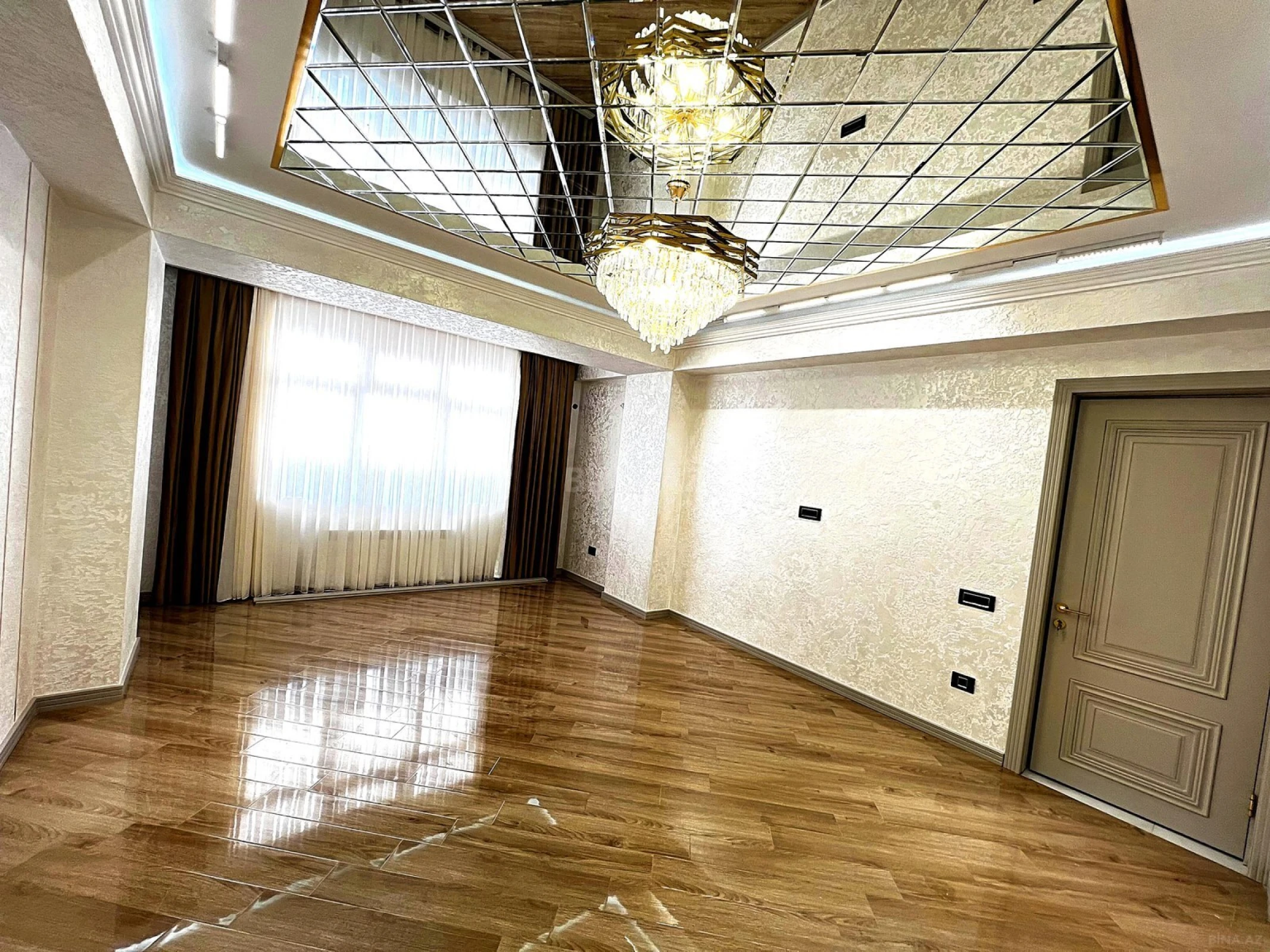Satılır 3 otaqlı mənzil 107 m²