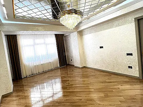 Satılır 3 otaqlı mənzil 107 m² — Bakı, Qaraçuxur 3 otaq 107.00 m²