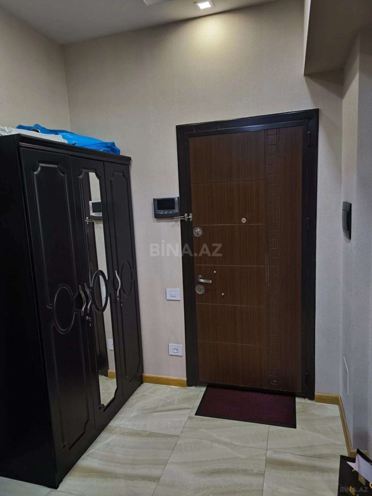 Kirayə verilir 2 otaqlı mənzil 73 m²