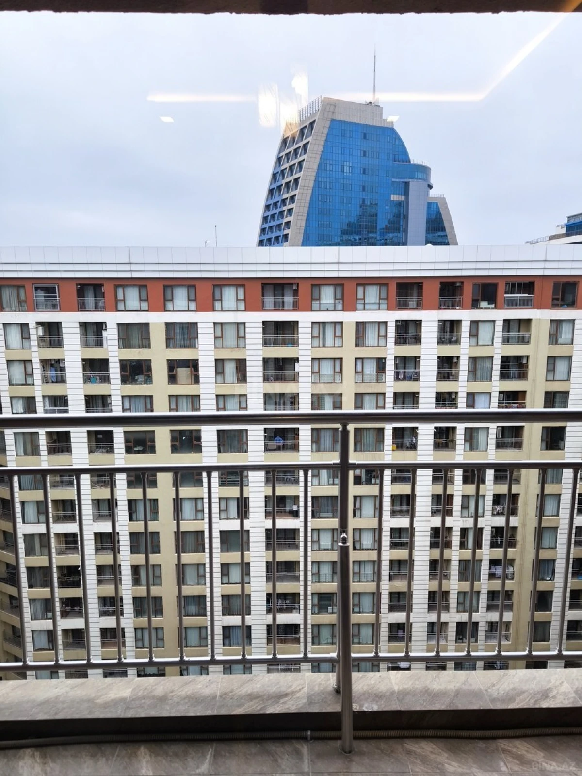 Kirayə verilir 2 otaqlı mənzil 73 m²