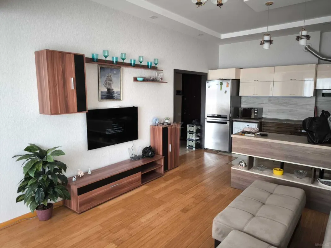 Kirayə verilir 2 otaqlı mənzil 73 m²