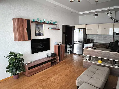 Kirayə verilir 2 otaqlı mənzil 73 m²