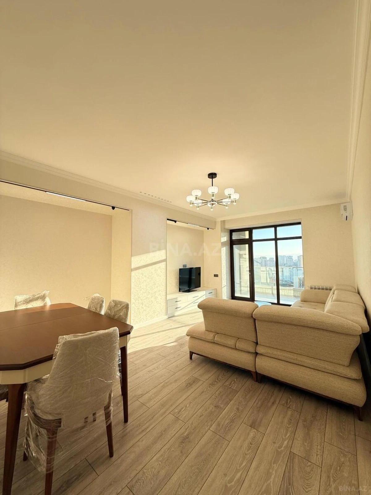 Kirayə verilir 3 otaqlı mənzil 140 m²