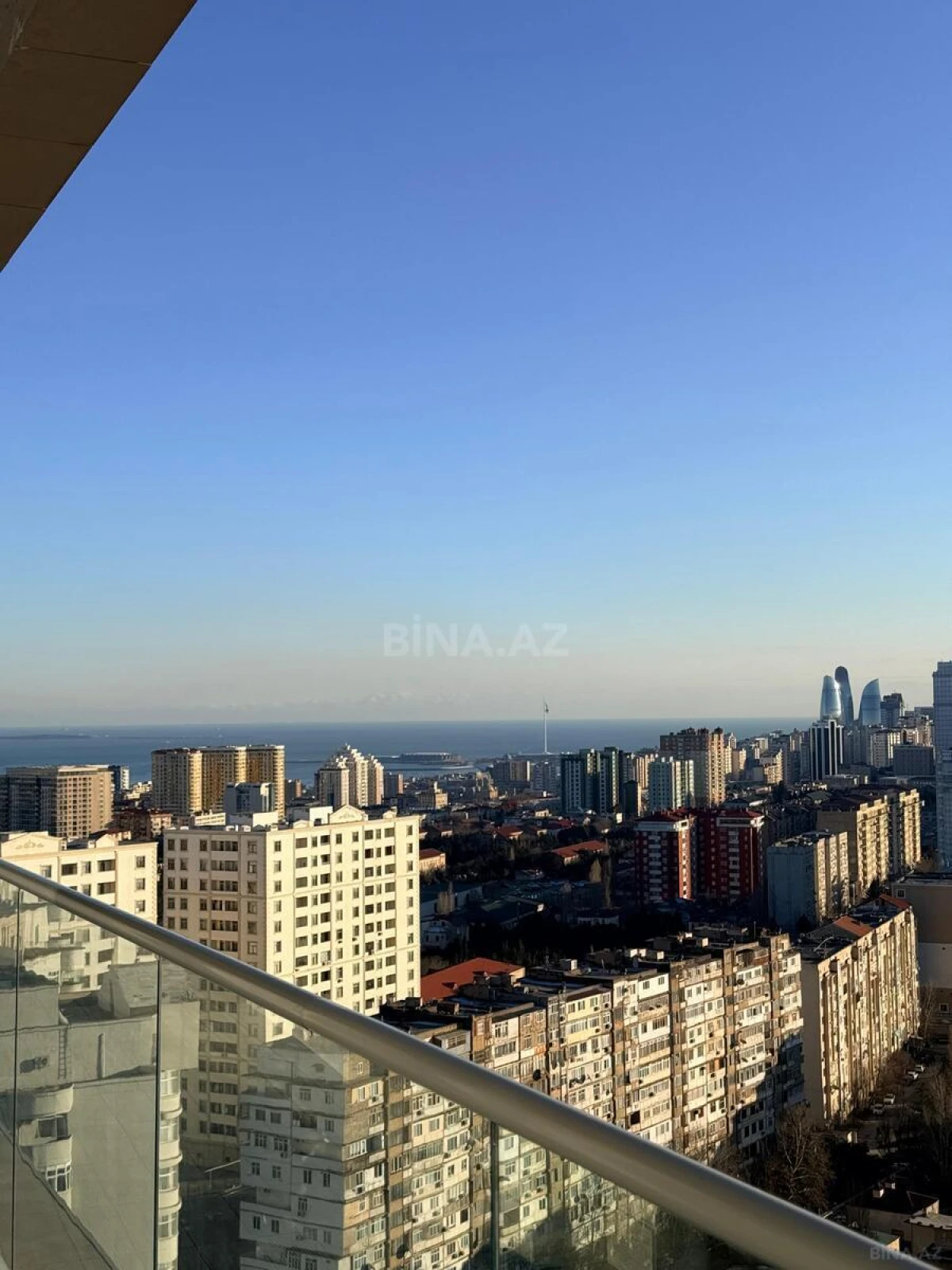 Kirayə verilir 3 otaqlı mənzil 140 m²