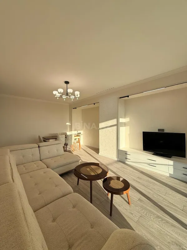 Kirayə verilir 3 otaqlı mənzil 140 m²