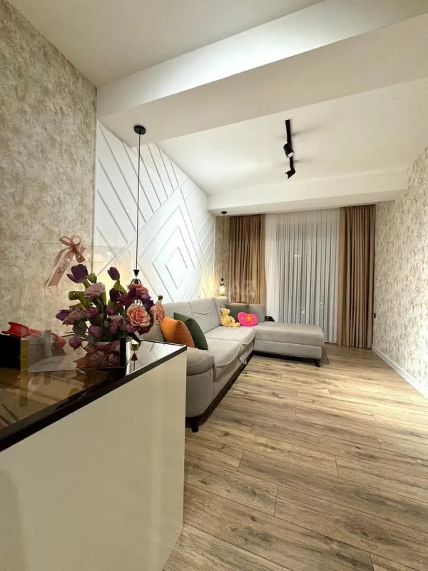 Satılır 3 otaqlı mənzil 110 m²
