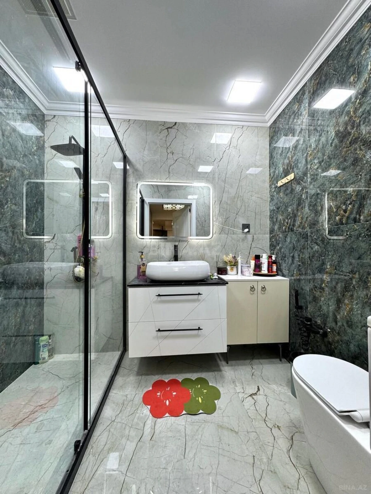 Satılır 3 otaqlı mənzil 110 m²