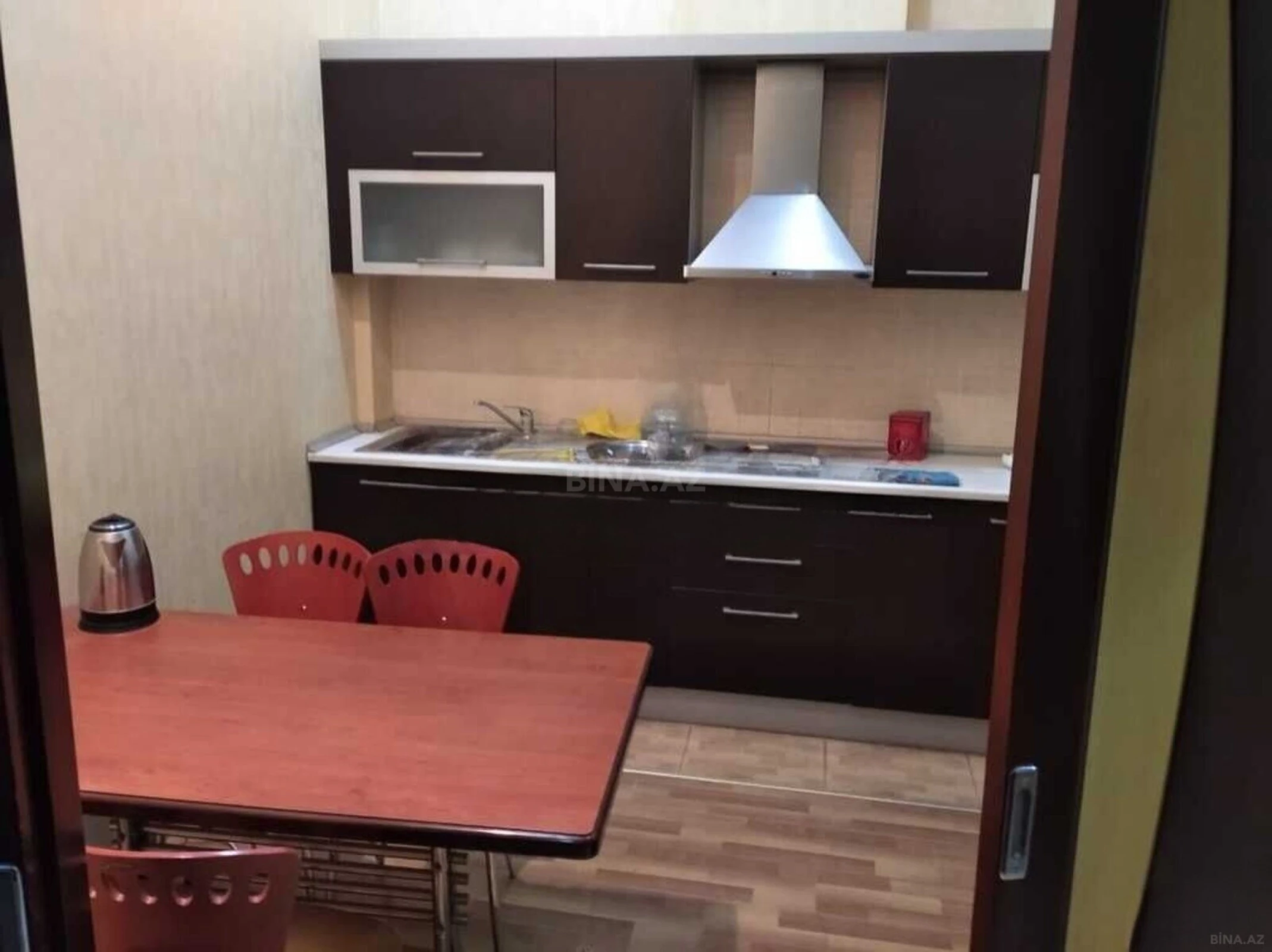 Kirayə verilir 2 otaqlı ofis 75 m²