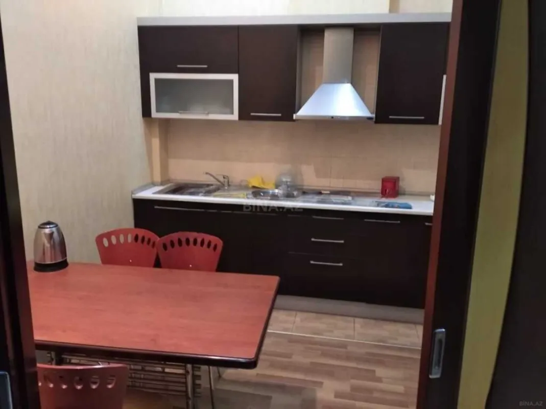 Kirayə verilir 2 otaqlı ofis 75 m²