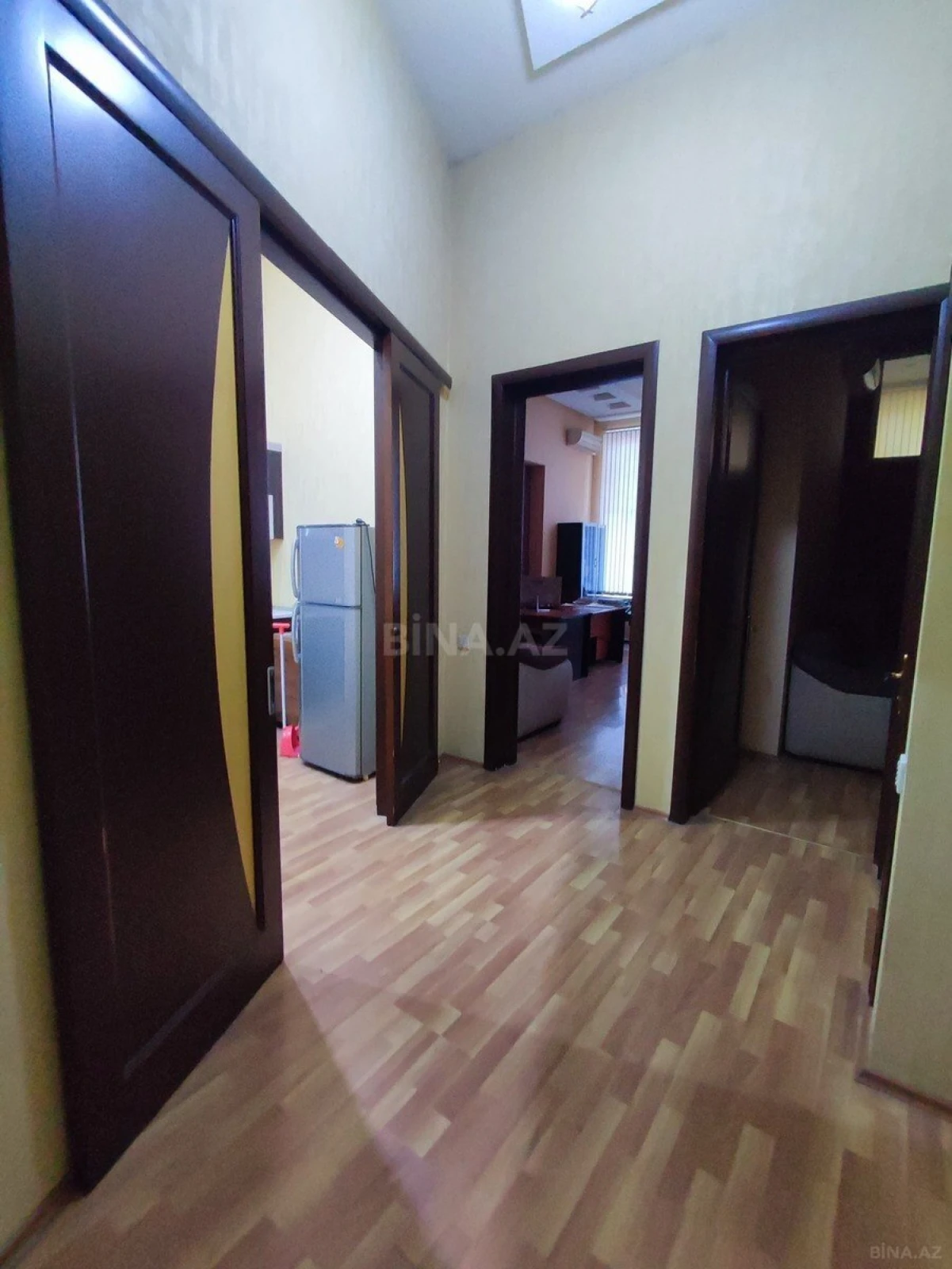 Kirayə verilir 2 otaqlı ofis 75 m²