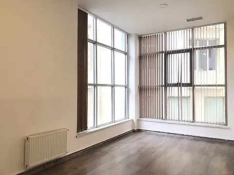 Kirayə verilir 1 otaqlı ofis 43 m²