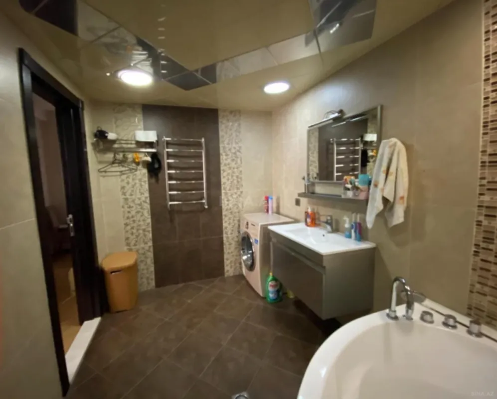 Satılır 3 otaqlı mənzil 98 m²