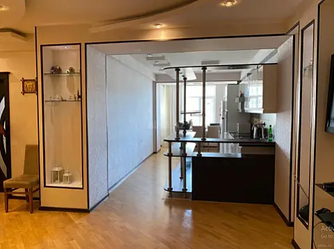 Satılır 3 otaqlı mənzil 98 m²