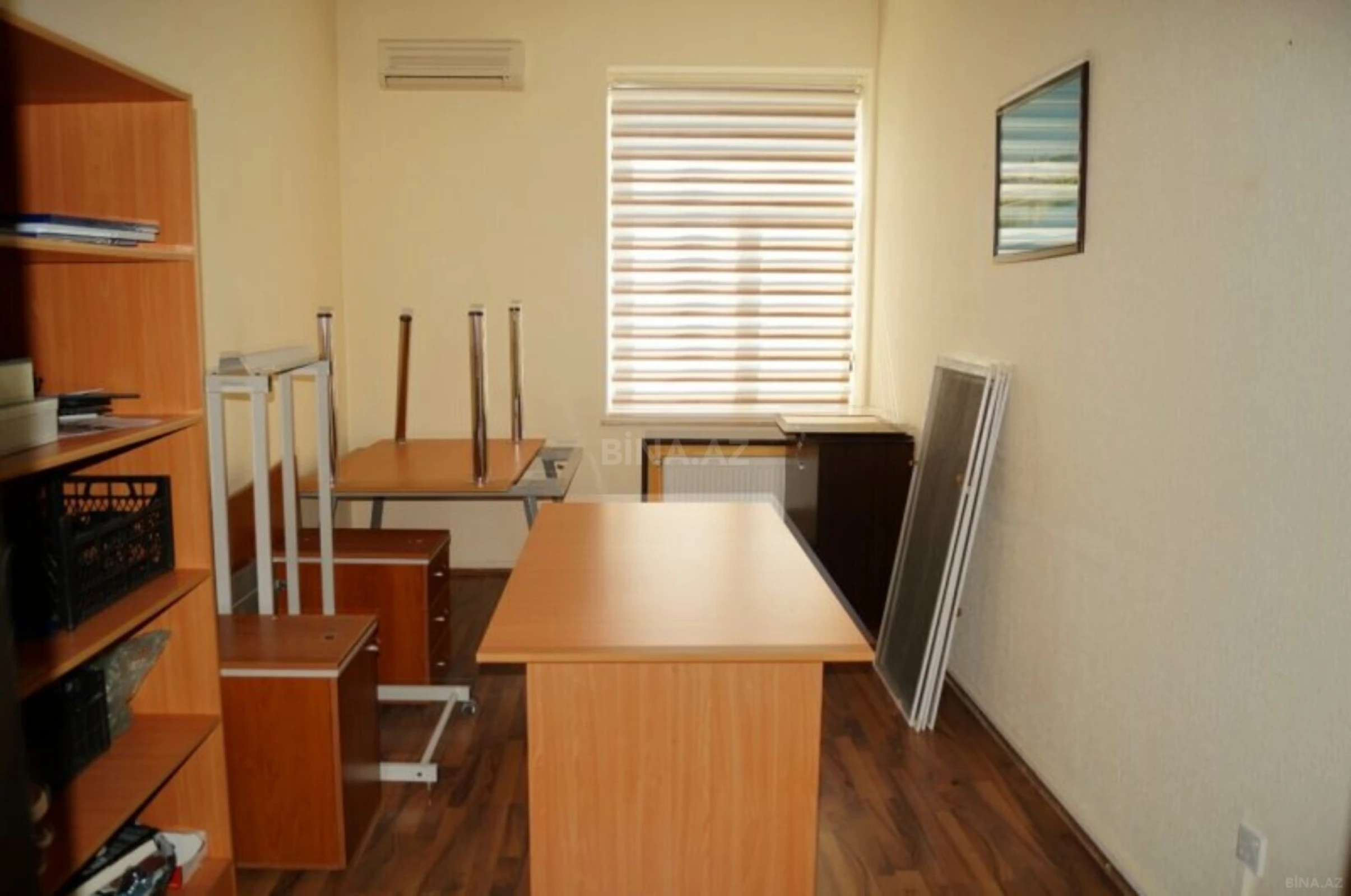 Kirayə verilir 12 otaqlı ofis 400 m²