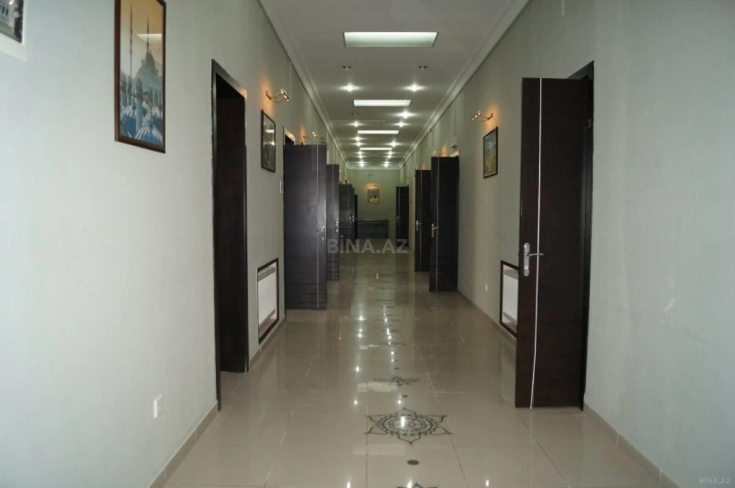 Kirayə verilir 12 otaqlı ofis 400 m²