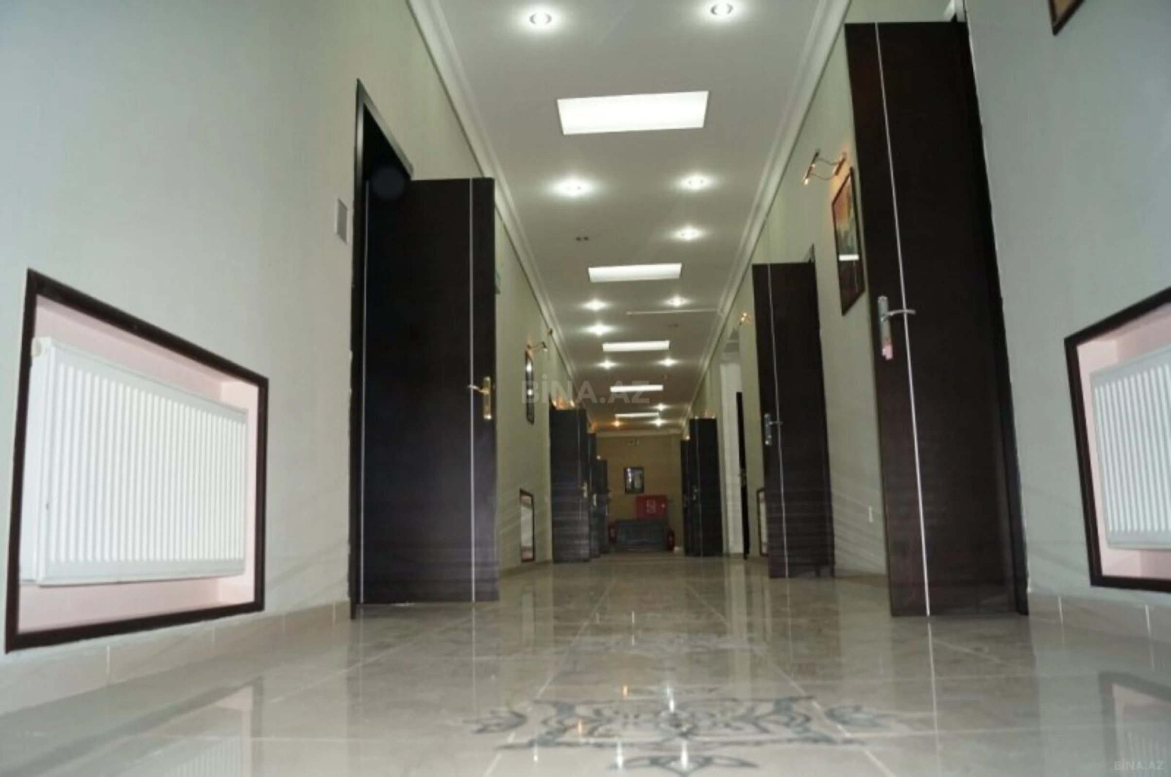 Kirayə verilir 12 otaqlı ofis 400 m²