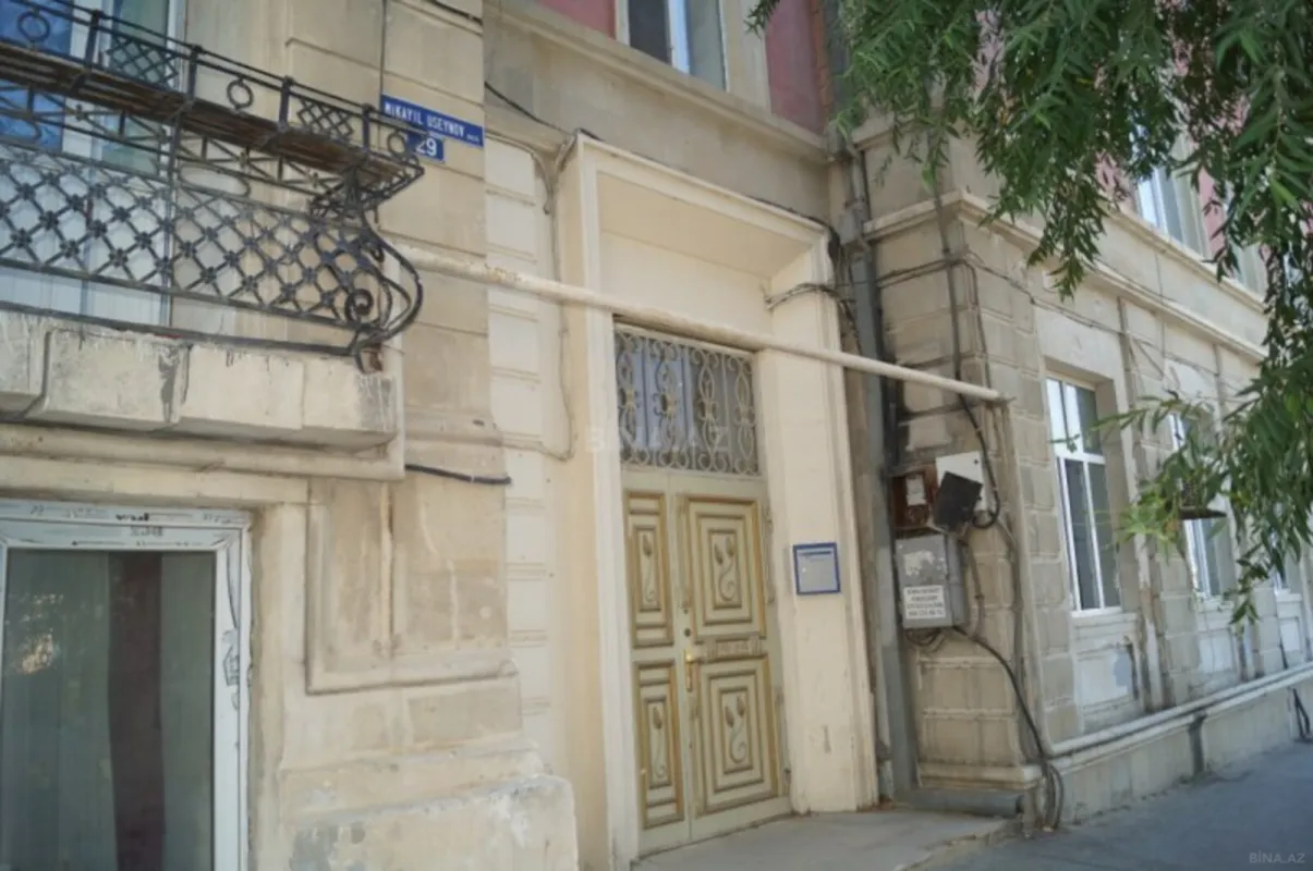 Kirayə verilir 12 otaqlı ofis 400 m²