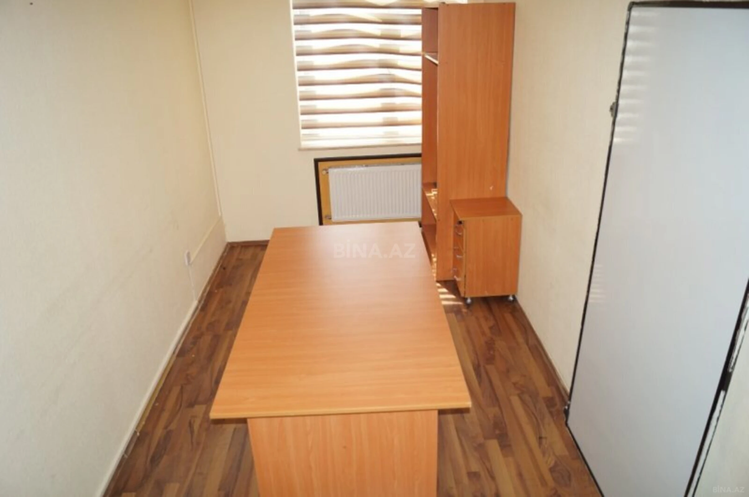 Kirayə verilir 12 otaqlı ofis 400 m²