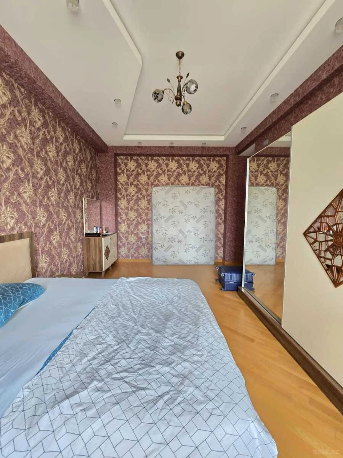 Kirayə verilir 3 otaqlı mənzil 120 m²