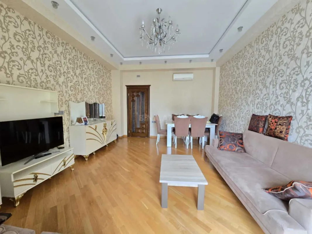 Kirayə verilir 3 otaqlı mənzil 120 m²