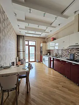 Kirayə verilir 3 otaqlı mənzil 120 m²